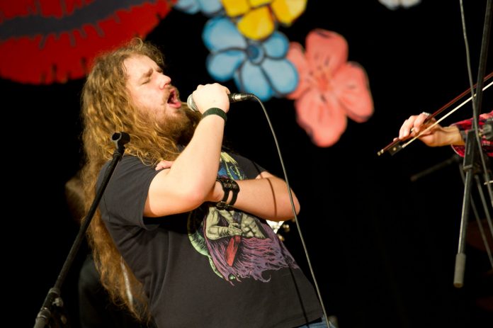 To nie był prima aprilis, ale rasowy koncert rockowy. 